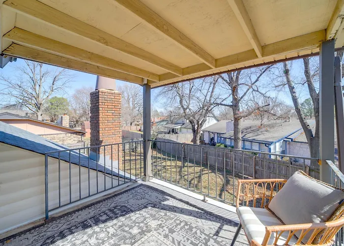 Groups Welcome, Location! Gem + Yard Holiday home
