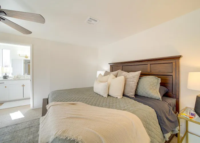 Holiday home Groups Welcome, Location! Gem + Yard