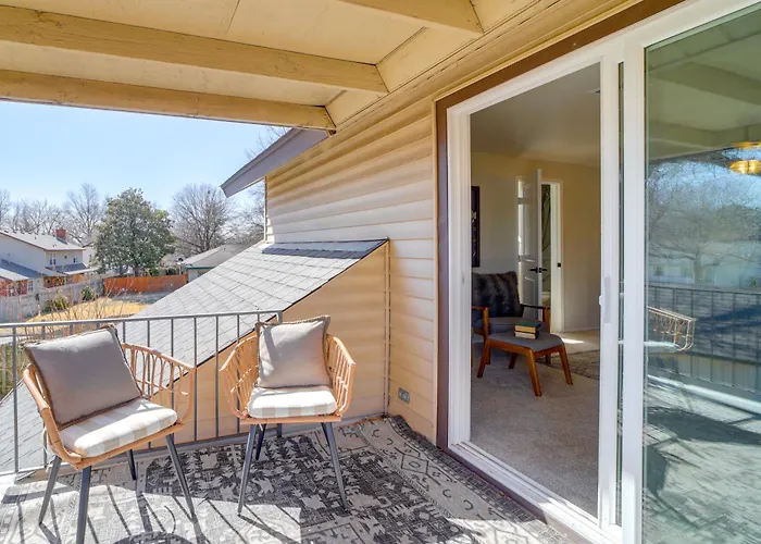 Groups Welcome, Location! Gem + Yard Holiday home *
