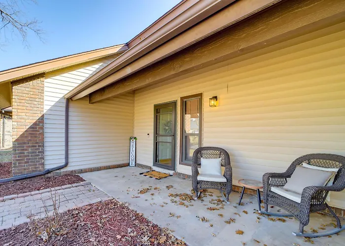 Groups Welcome, Location! Gem + Yard Holiday home *